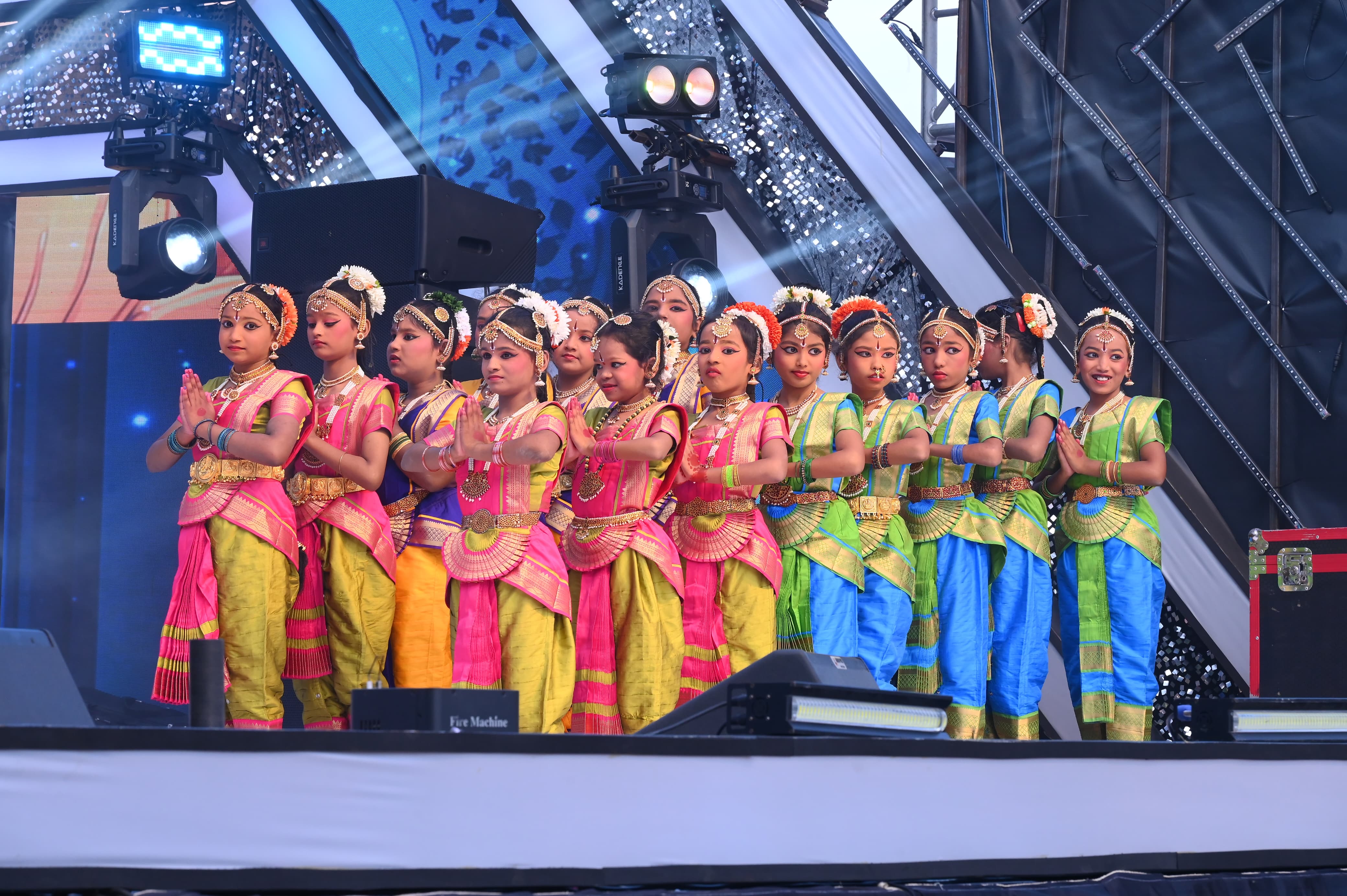 BHARATA NATYAM